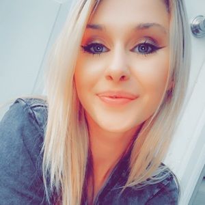 Meet your Posher, Leora